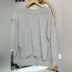 Alo Yoga Sweater Women's Medium Gray Hi-Low Knit Heathered Pullover Stretch